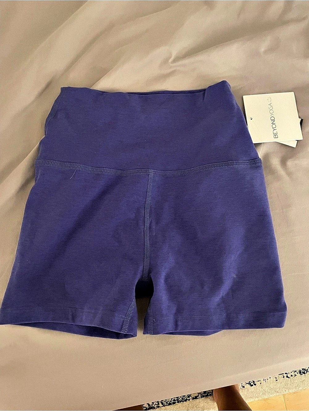Beyond Yoga Spacedye All For Run Short Athletic Shorts in Purple Size Small NWT